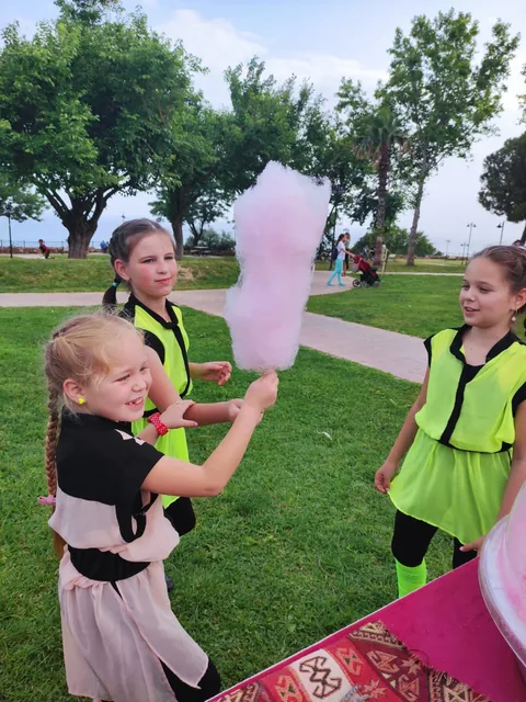 Tui Magic Life Masmavi etkinliğinde hazırlanan pembe pamuk şeker