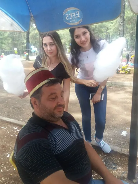 Etkinlik sırasında pamuk şeker servisi ve ekip