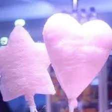 Hazırlanmış ve paketlenmiş pembe, mavi ve beyaz pamuk şekerler